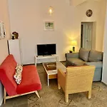 Acogedor Apt 8Pax 4Bdr 2Bth - Cozyhomesevilla1